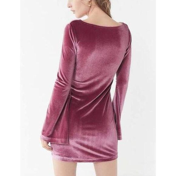 URBAN OUTFITTERS "Belle Velvet" Bell Sleeve Mauve/Pink Bodycon Mini Dress Sz. M - Picture 3 of 8